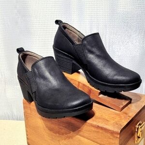 NWOT Euro Soft by Sofft Black Ankle Bootie (7M)